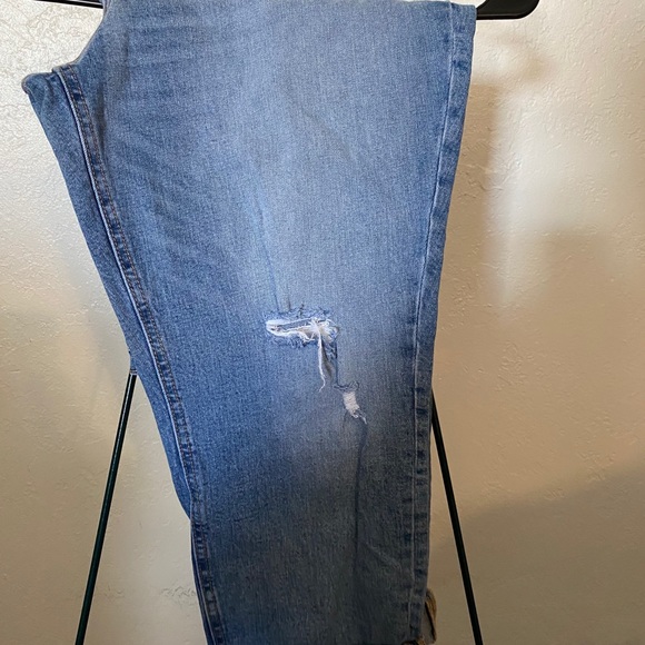 Capris - Picture 3 of 3